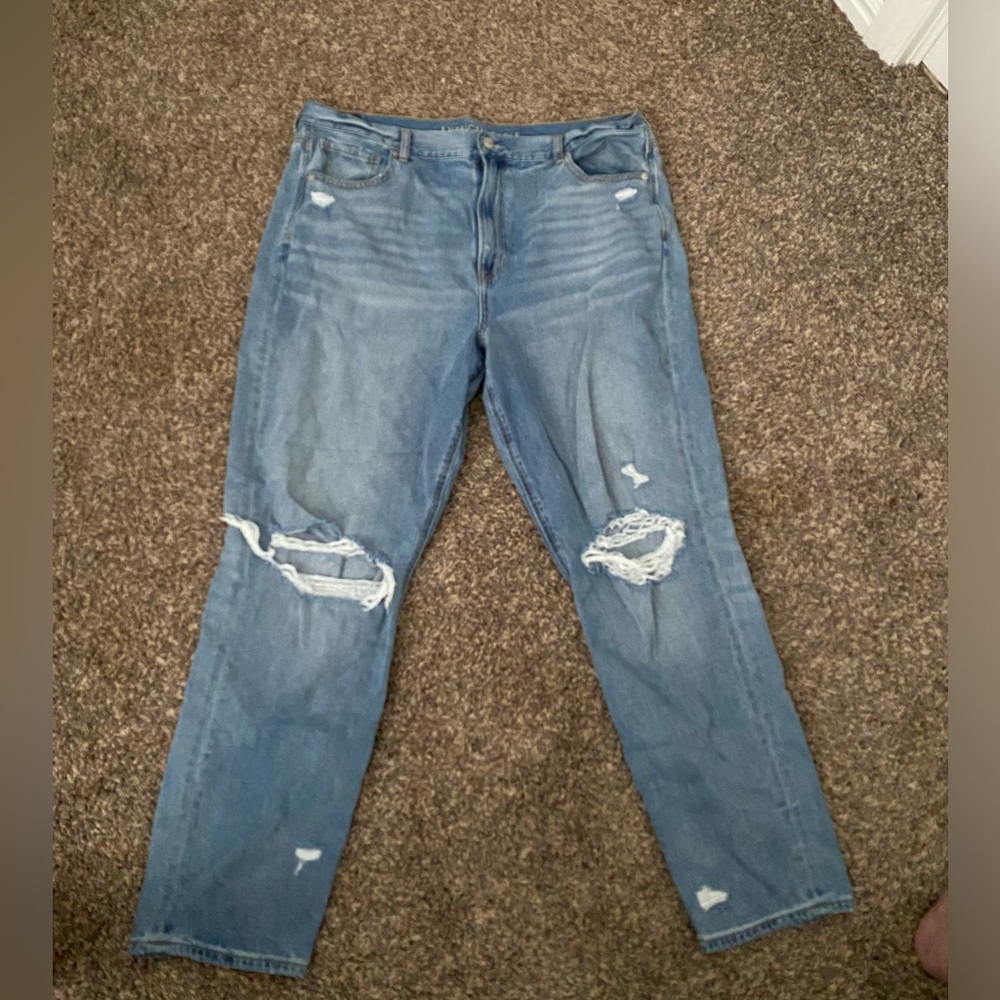 American Eagle mom jean.